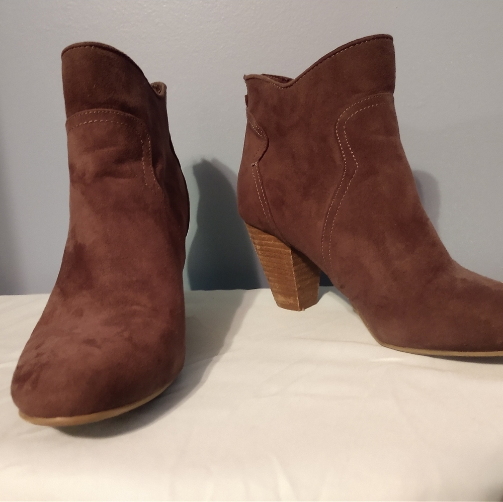 Report leather bootie
